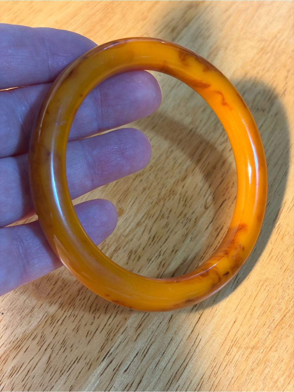 Vintage Bakelite marbled Butterscotch Round Bangle Bracelet - Picture 5 of 6